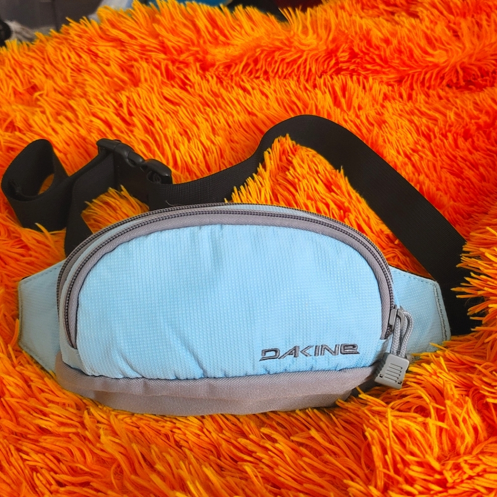 Dakine Fanny Pack Baby Blue